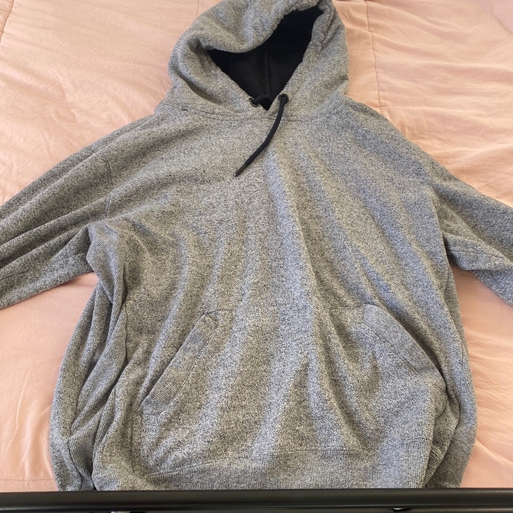 Hoodie with two pockets